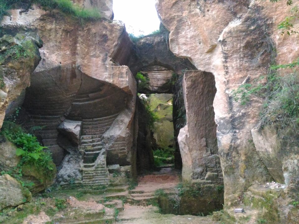 Caving - Image 2